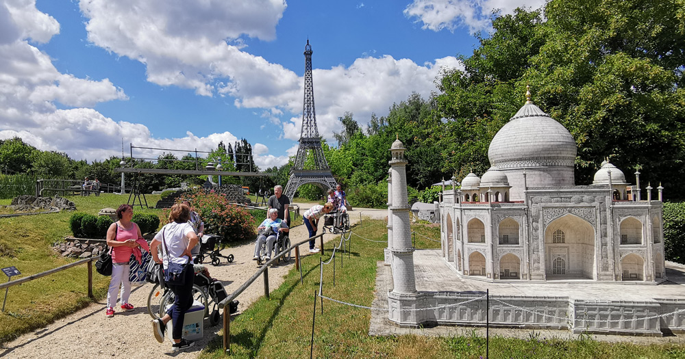 Ausflug Tagespflege Villa Marie | Miniwelt Lichtenstein Eiffelturm und Taj Mahal